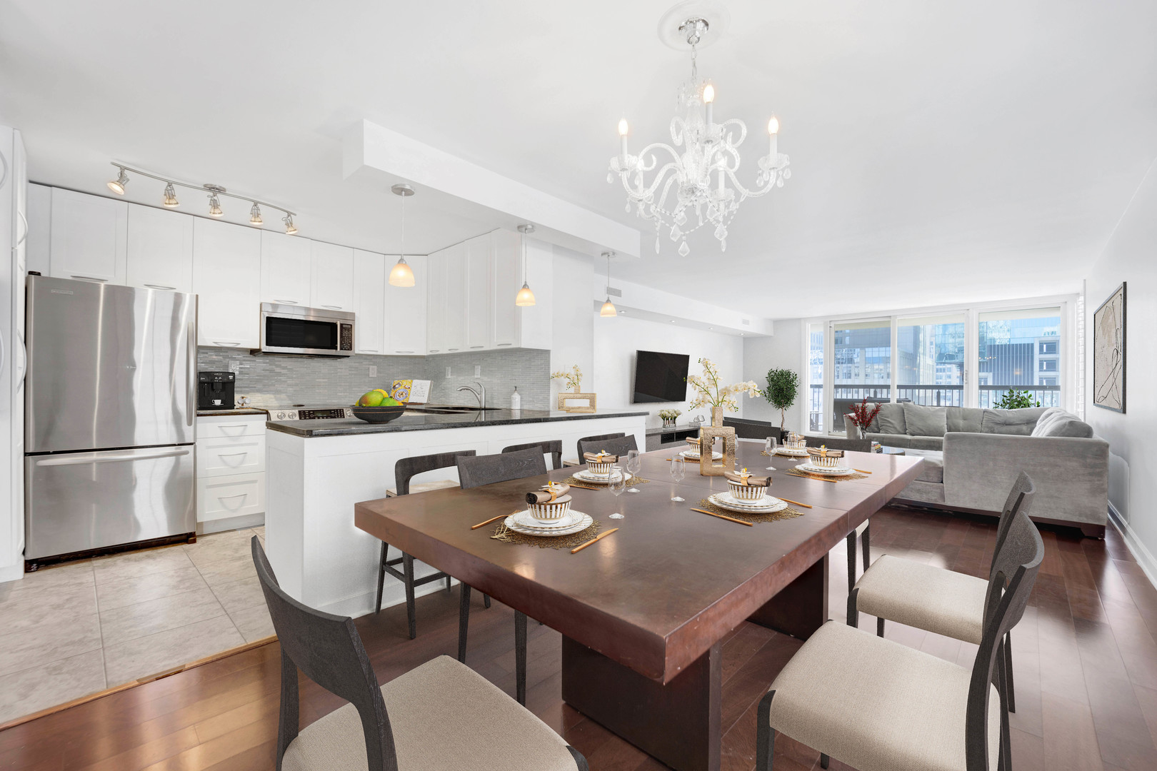 201 E Chestnut Street Unit: 19B