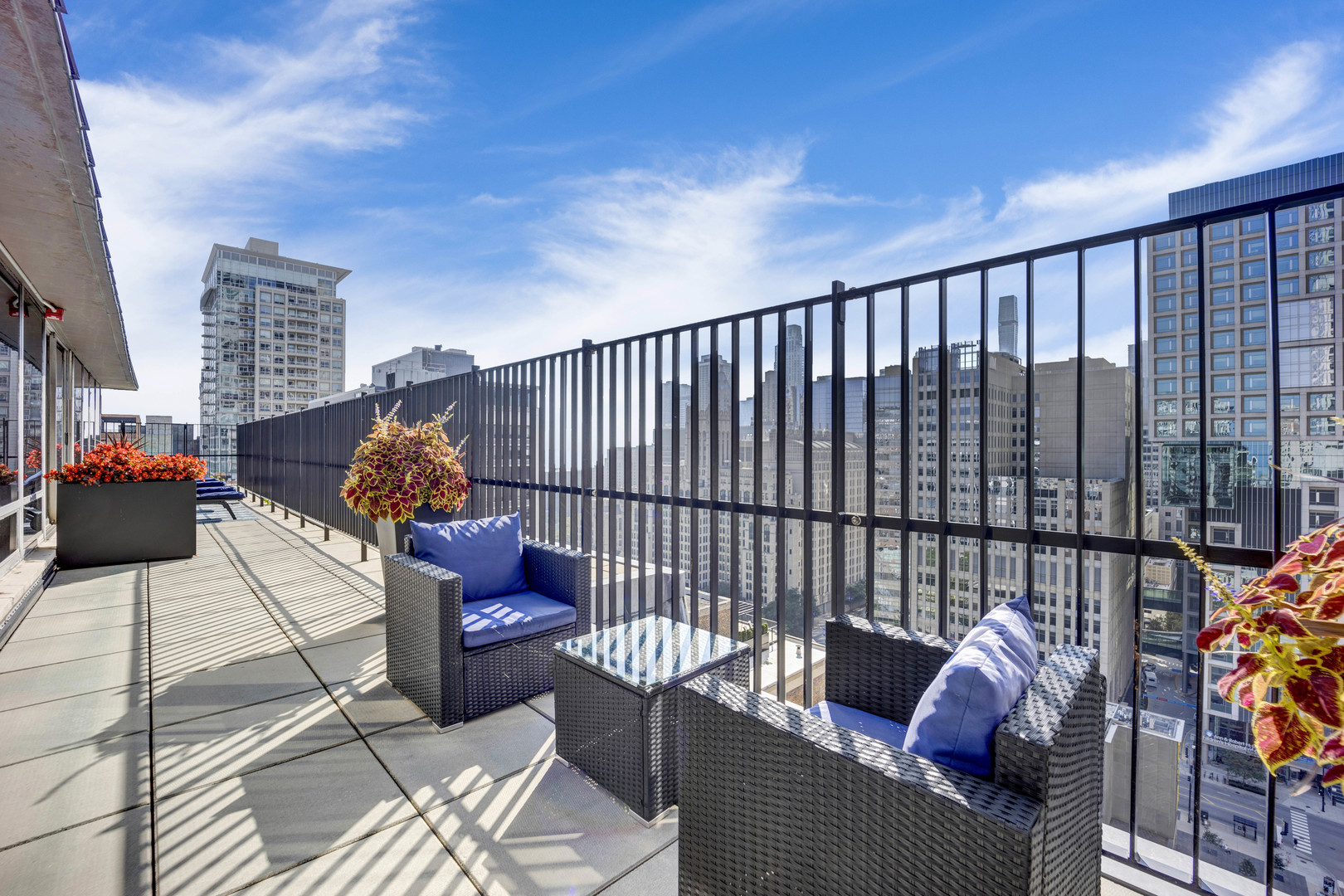 201 E Chestnut Street Unit: 19B