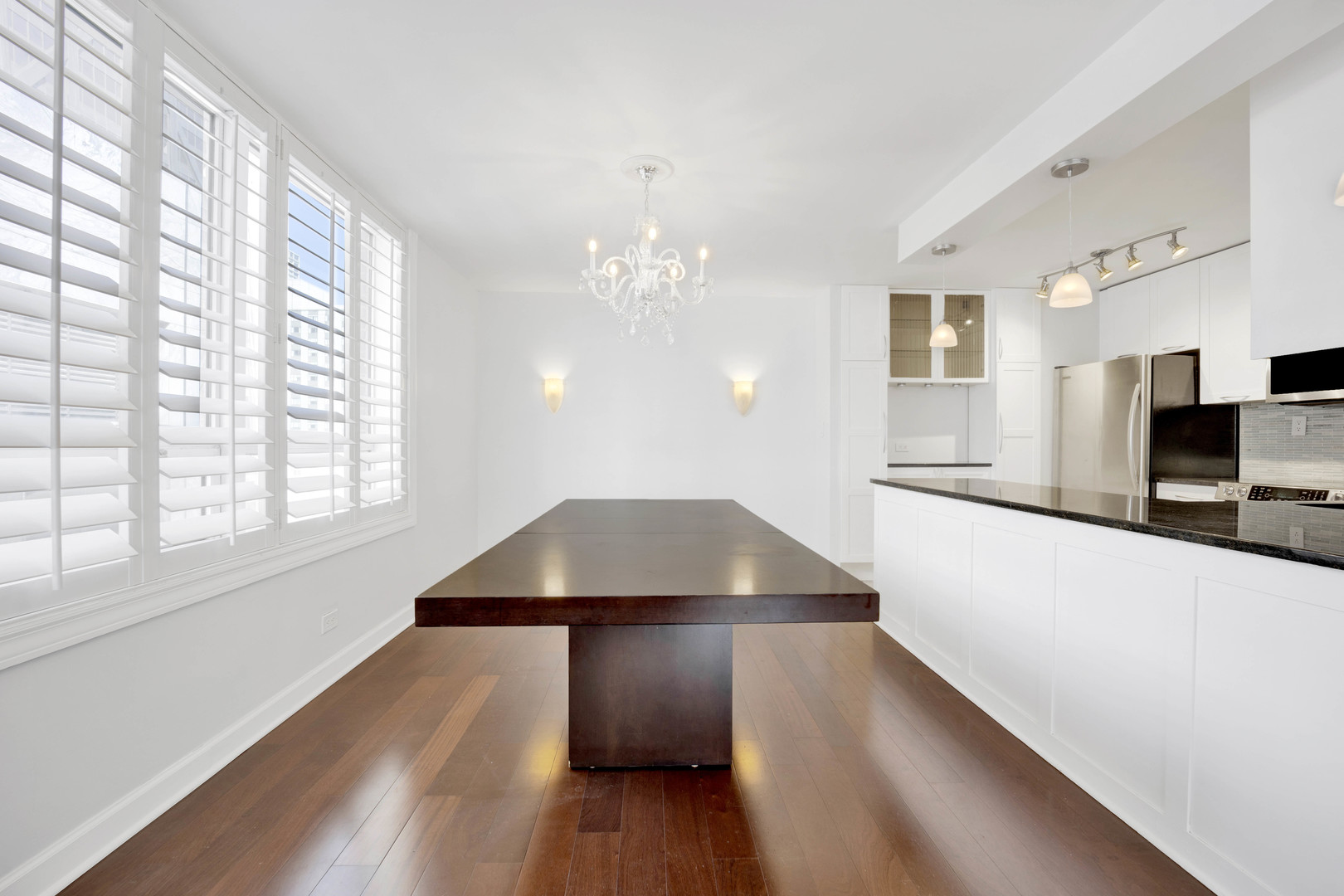 201 E Chestnut Street Unit: 19B