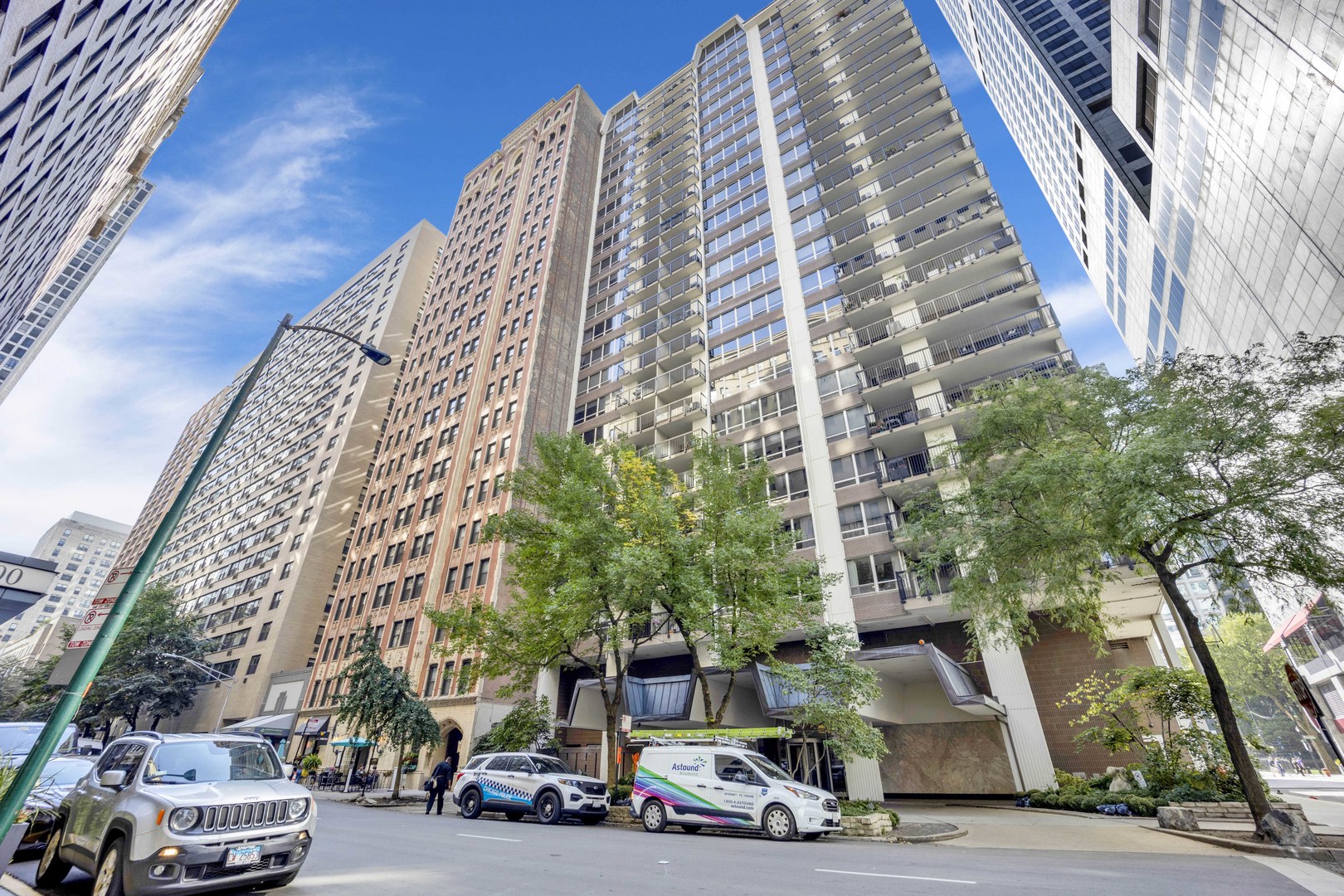 201 E Chestnut Street Unit: 19B