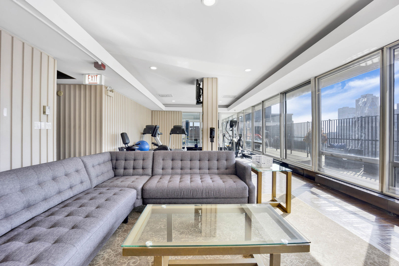 201 E Chestnut Street Unit: 19B