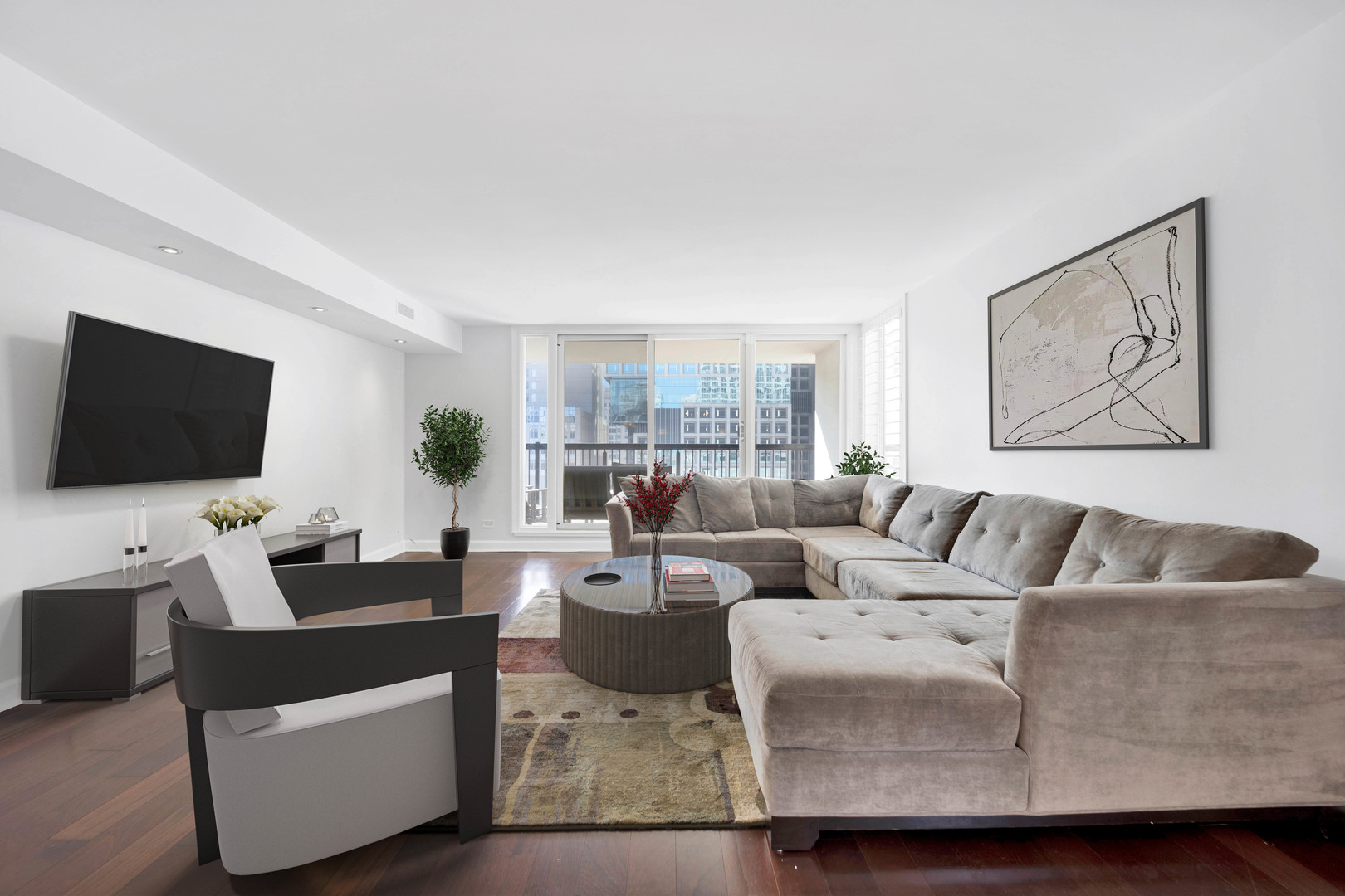 201 E Chestnut Street Unit: 19B