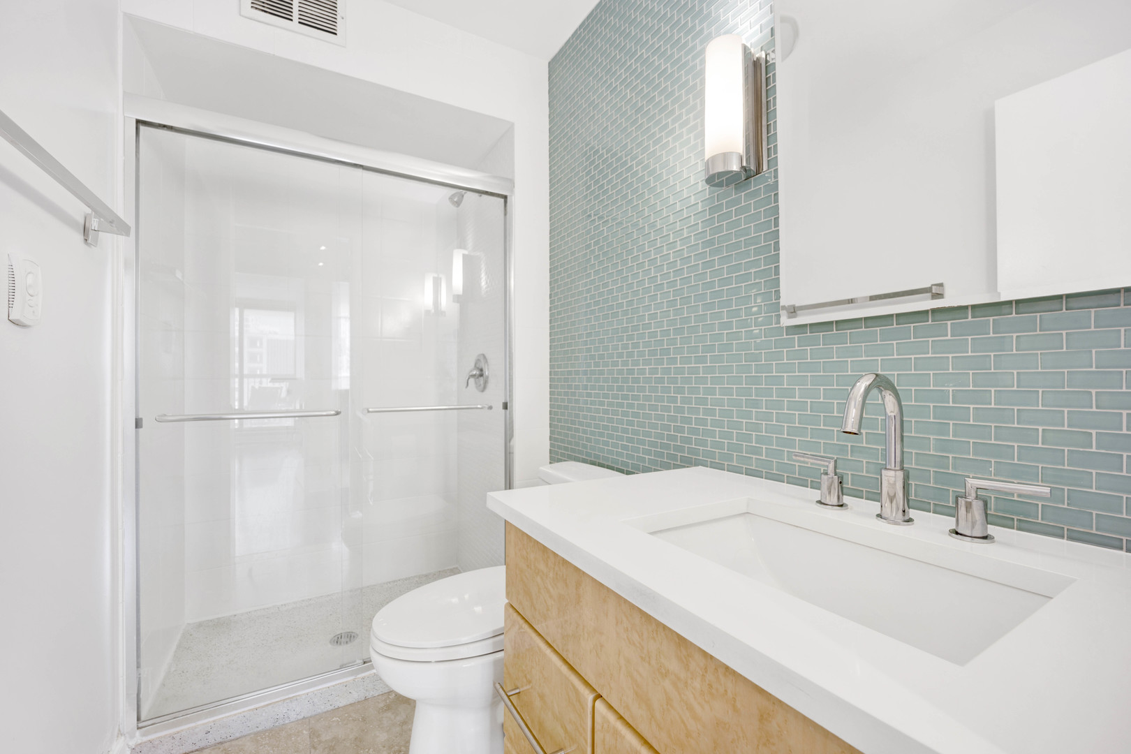 201 E Chestnut Street Unit: 19B