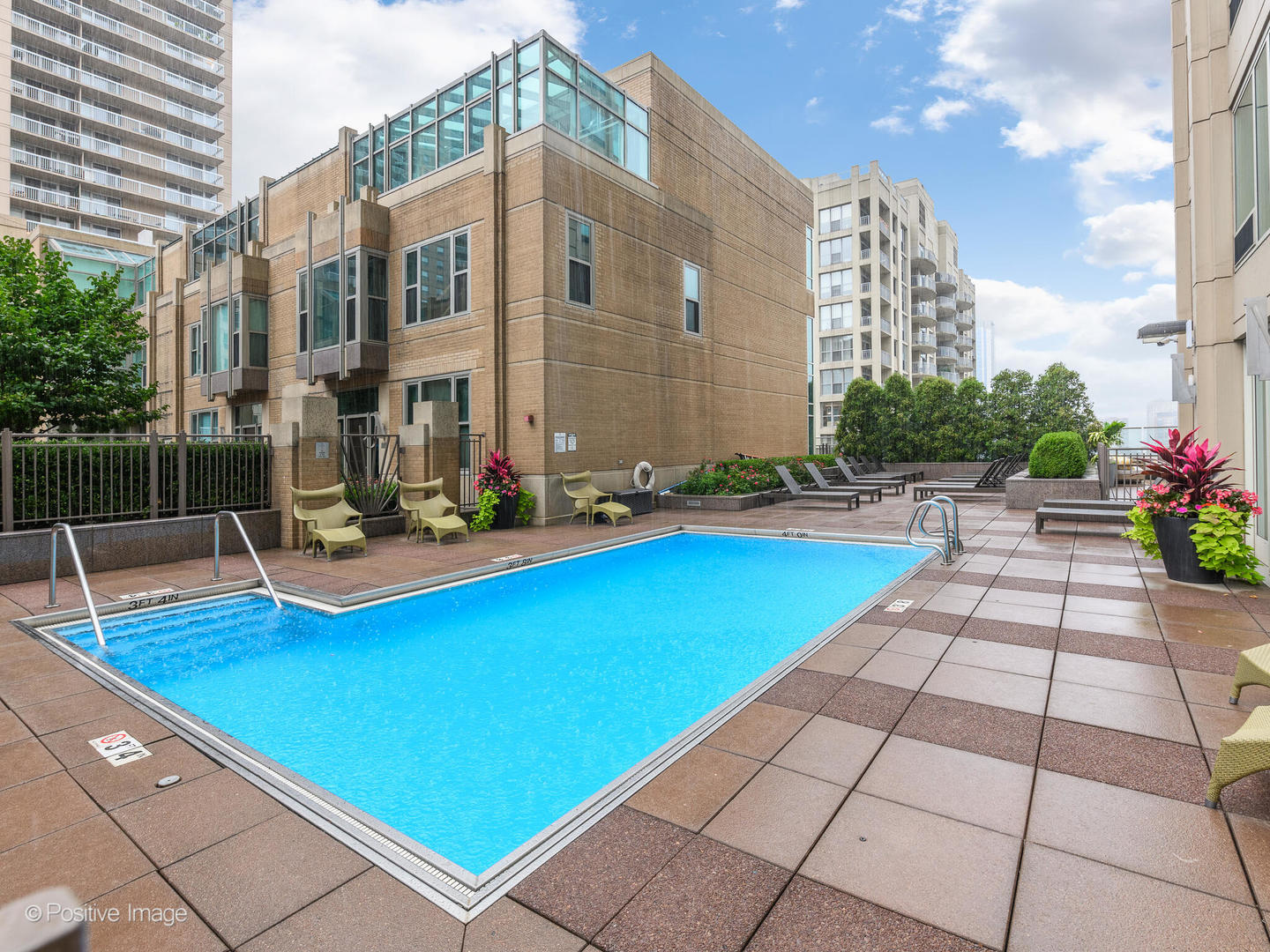 33 W Ontario Street Unit: 57G