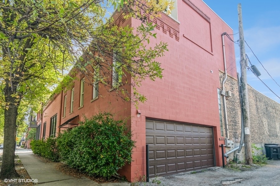 2128 N Leavitt Street Unit: 3