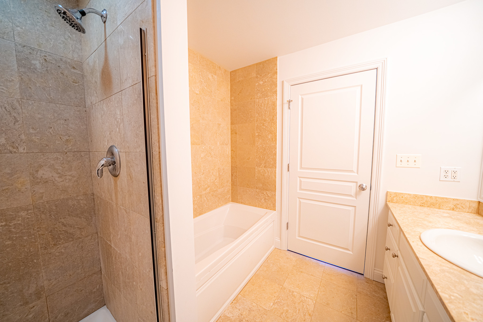 4020 N Damen Avenue Unit: 405