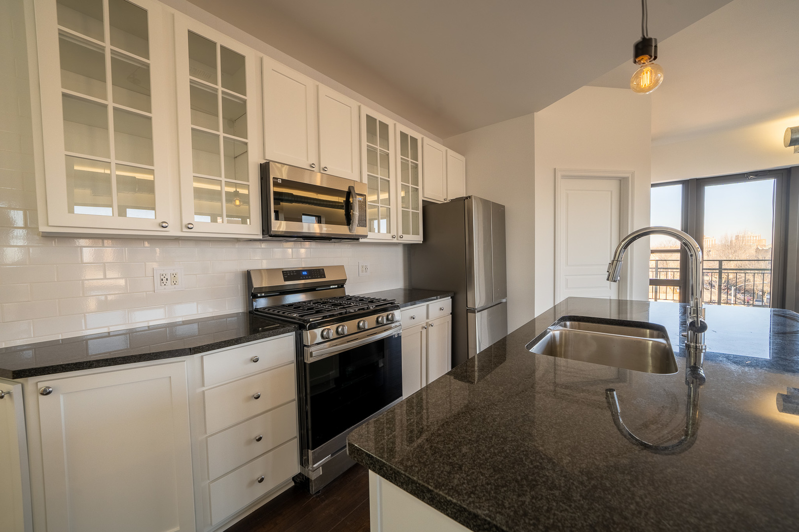 4020 N Damen Avenue Unit: 405