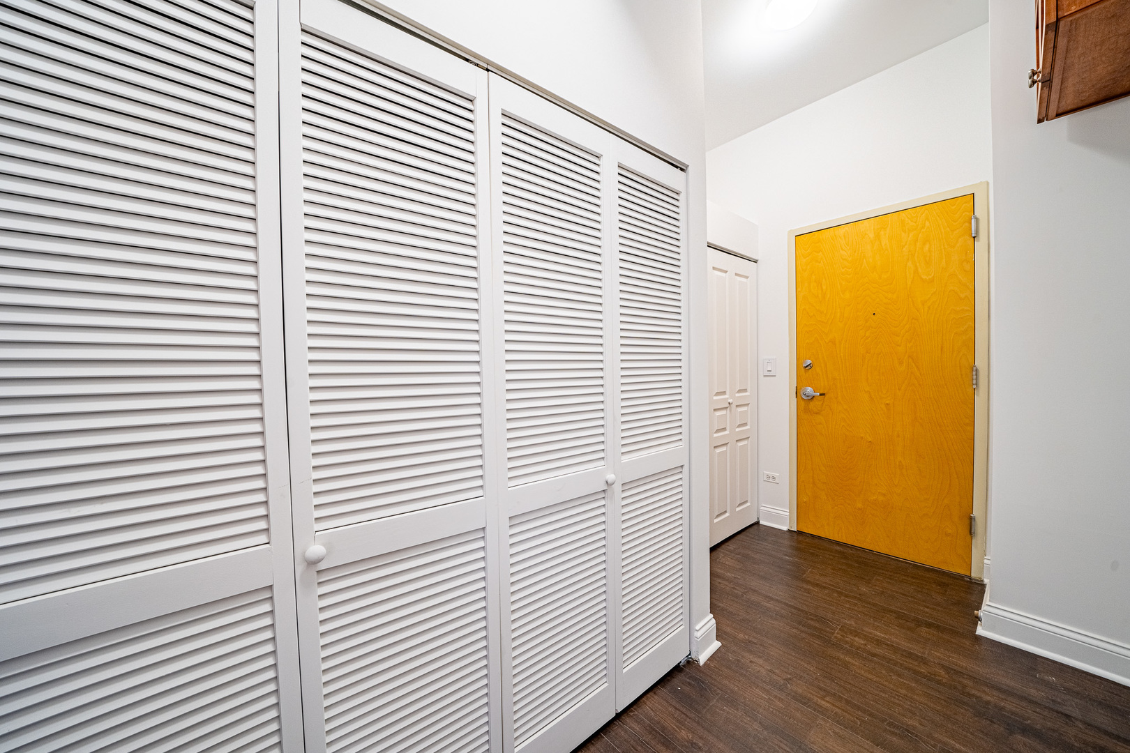 4020 N Damen Avenue Unit: 405