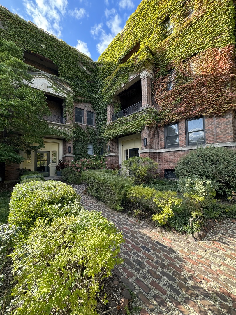 5720 S Kenwood Avenue Unit: 2