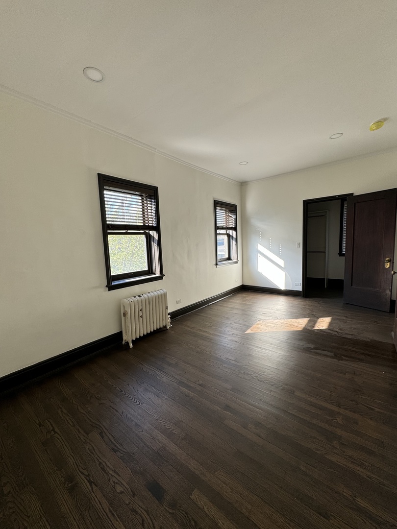 5720 S Kenwood Avenue Unit: 2