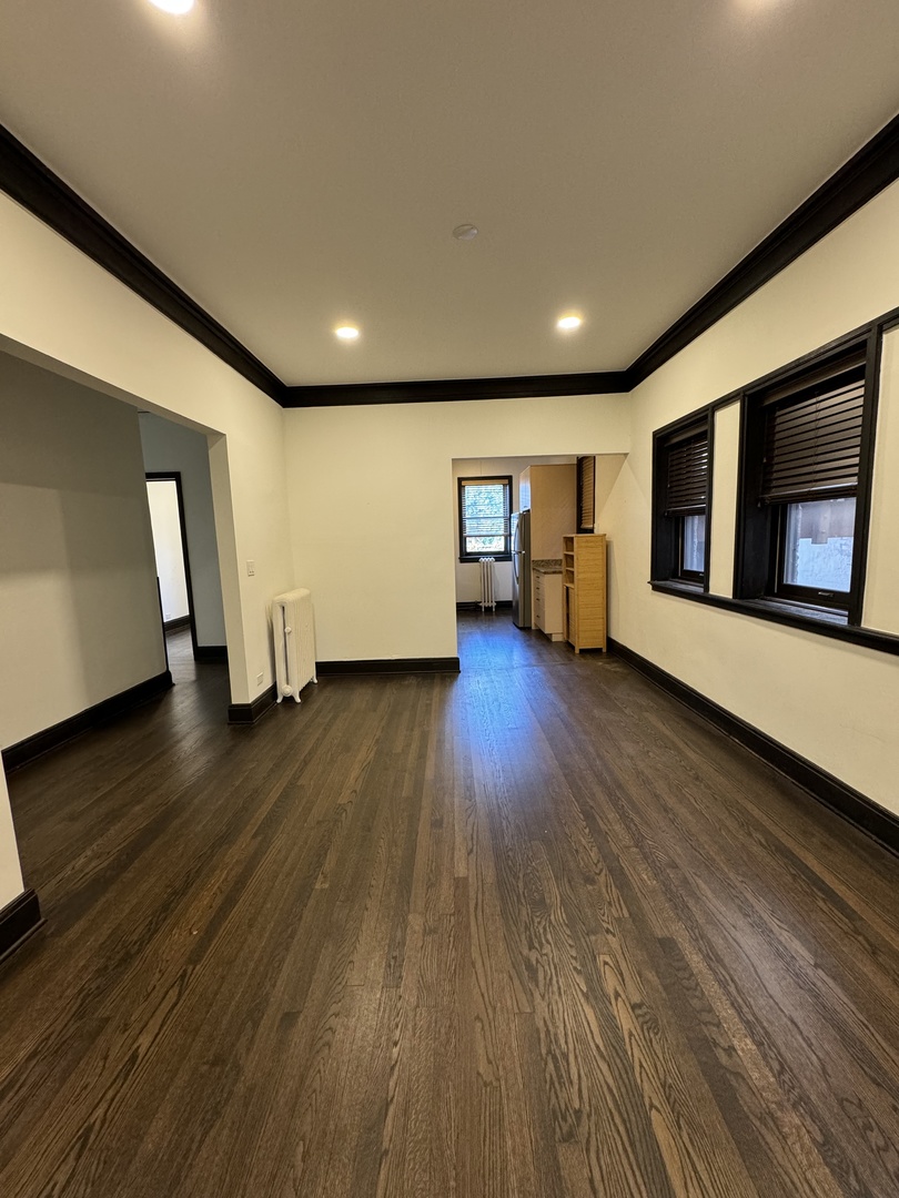 5720 S Kenwood Avenue Unit: 2