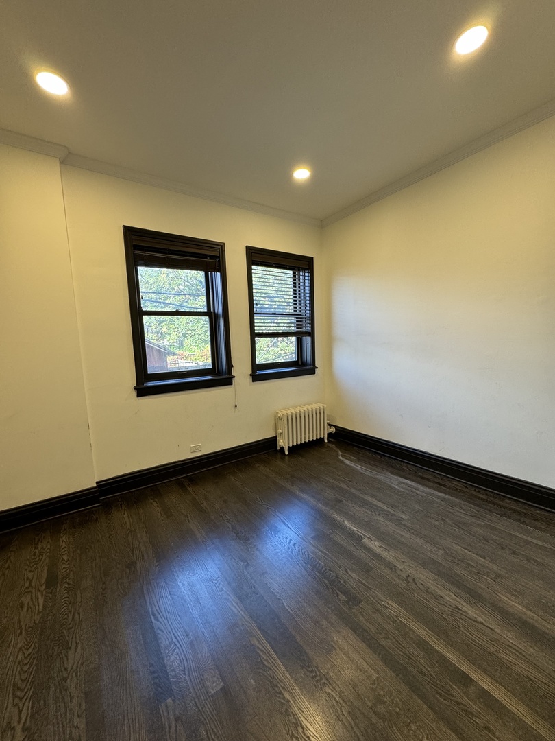 5720 S Kenwood Avenue Unit: 2