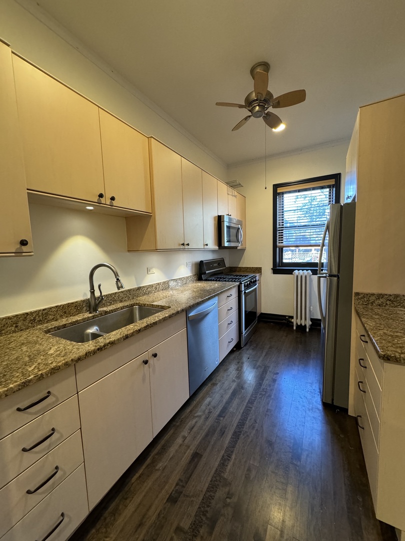 5720 S Kenwood Avenue Unit: 2