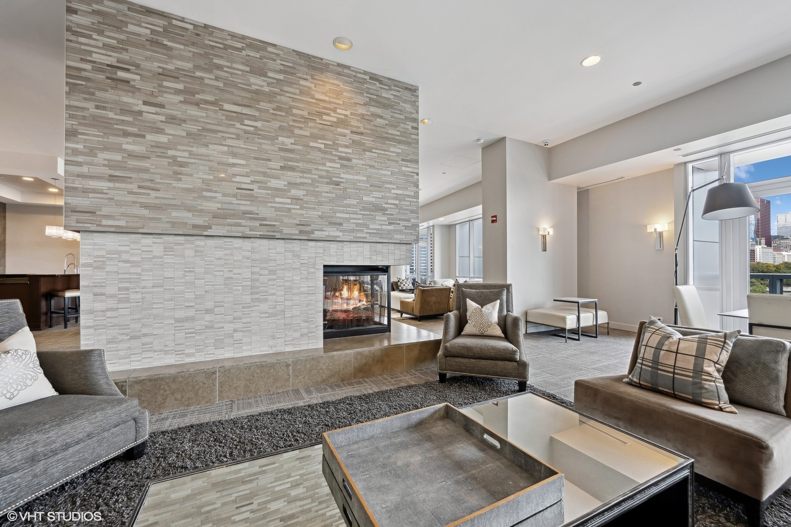 1201 S Prairie Avenue Unit: 1706