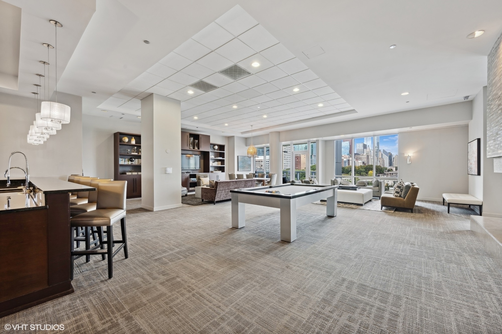 1201 S Prairie Avenue Unit: 1706