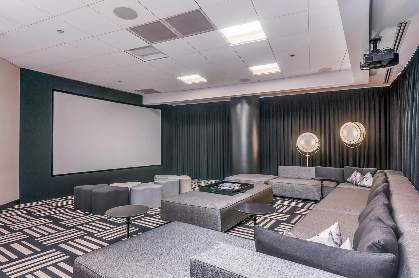 1201 S Prairie Avenue Unit: 1706