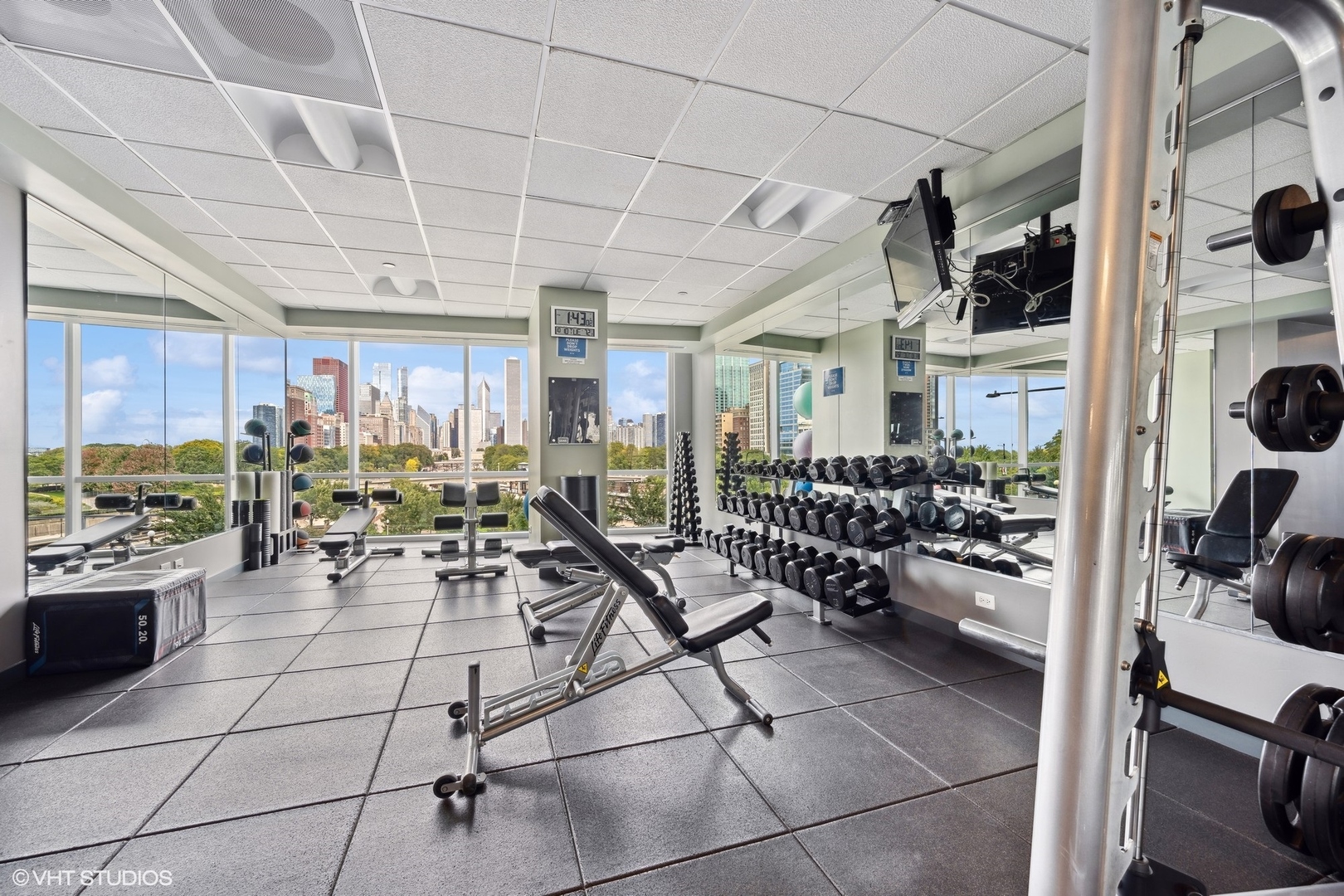 1201 S Prairie Avenue Unit: 1706