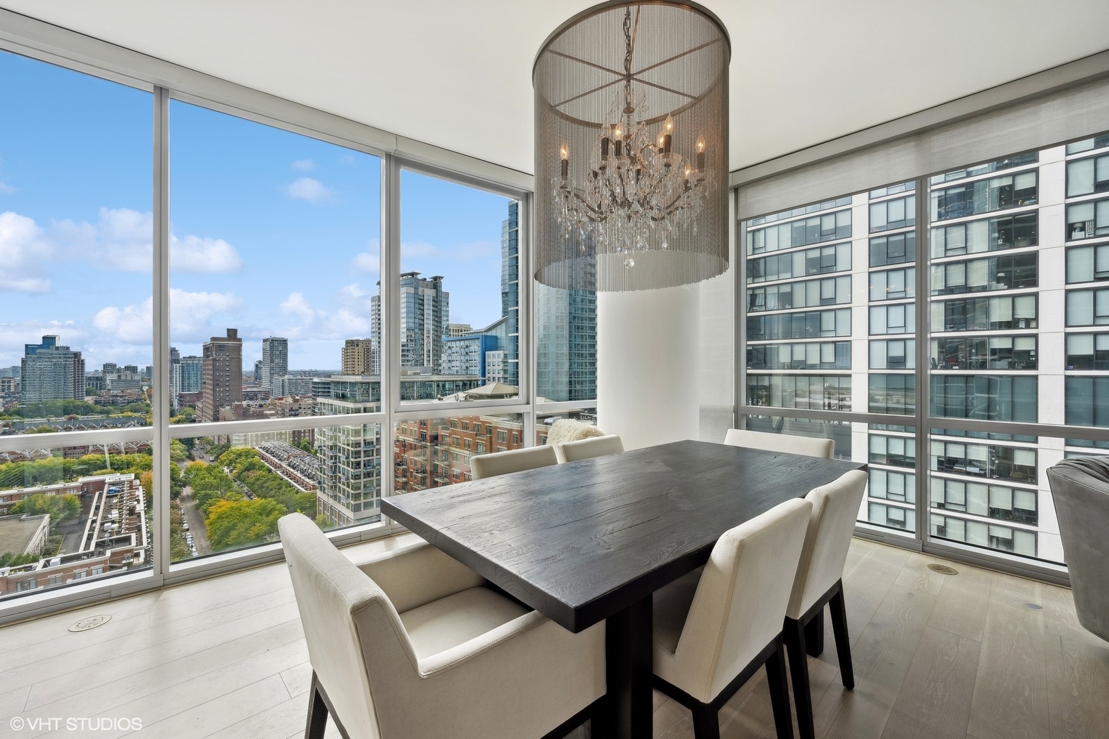 1201 S Prairie Avenue Unit: 1706