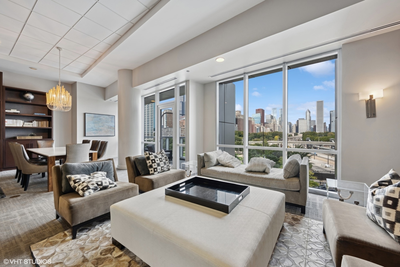 1201 S Prairie Avenue Unit: 1706