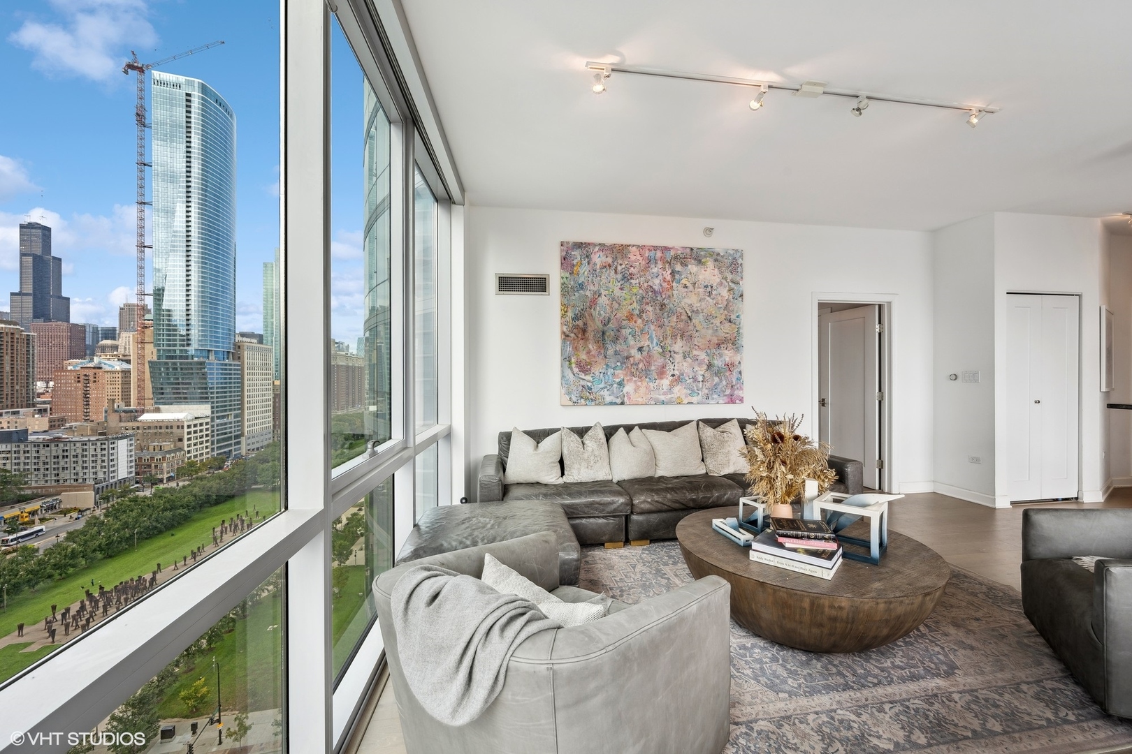 1201 S Prairie Avenue Unit: 1706