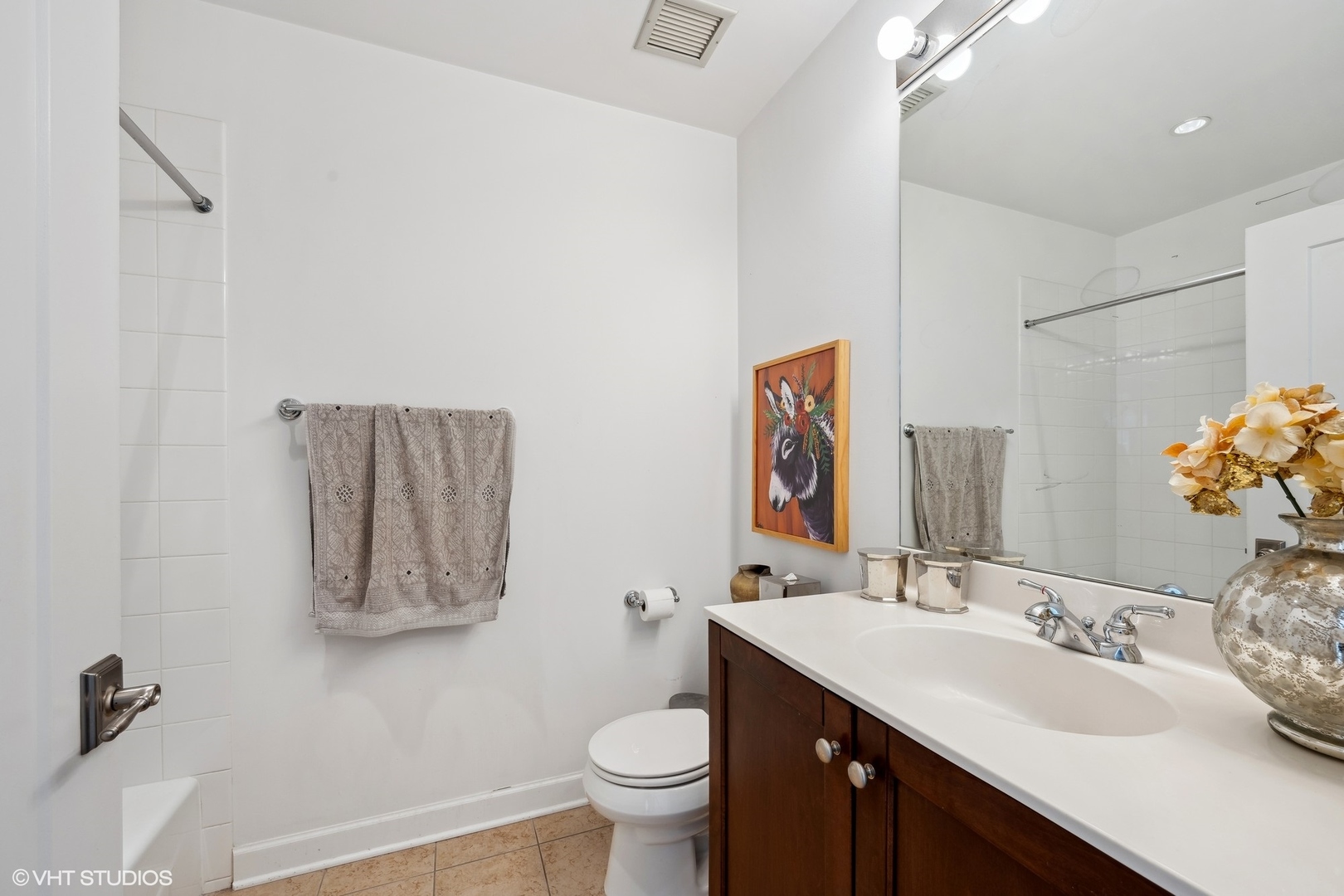 1201 S Prairie Avenue Unit: 1706