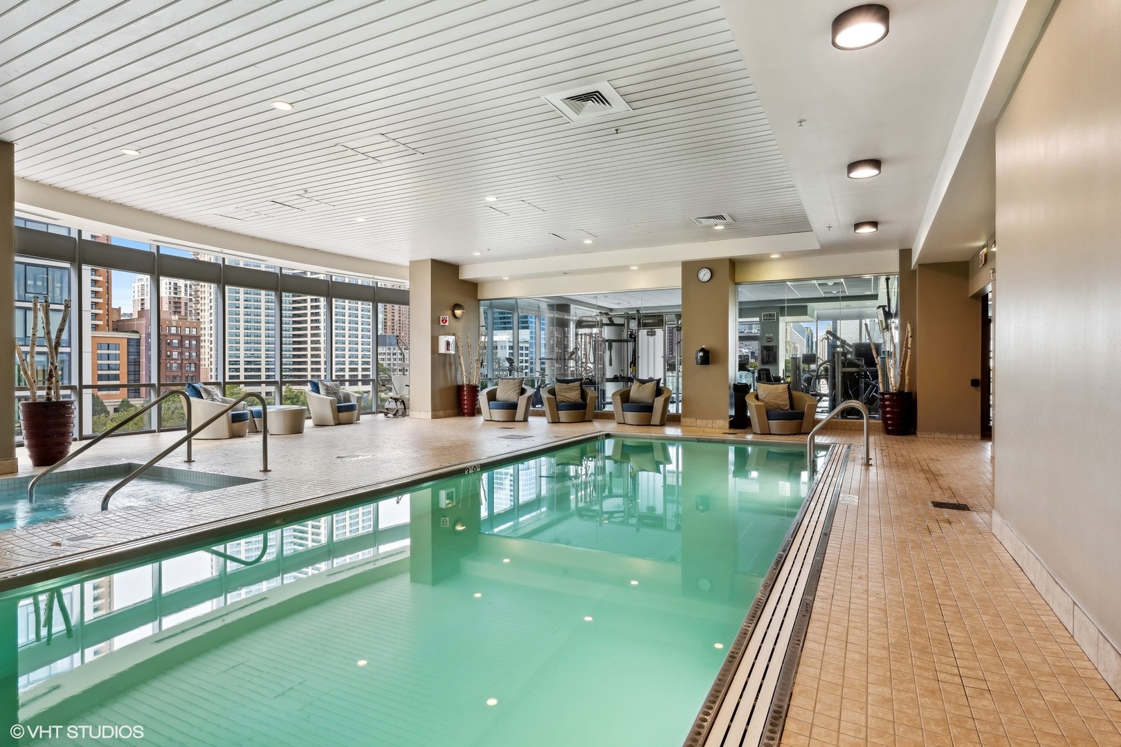 1201 S Prairie Avenue Unit: 1706