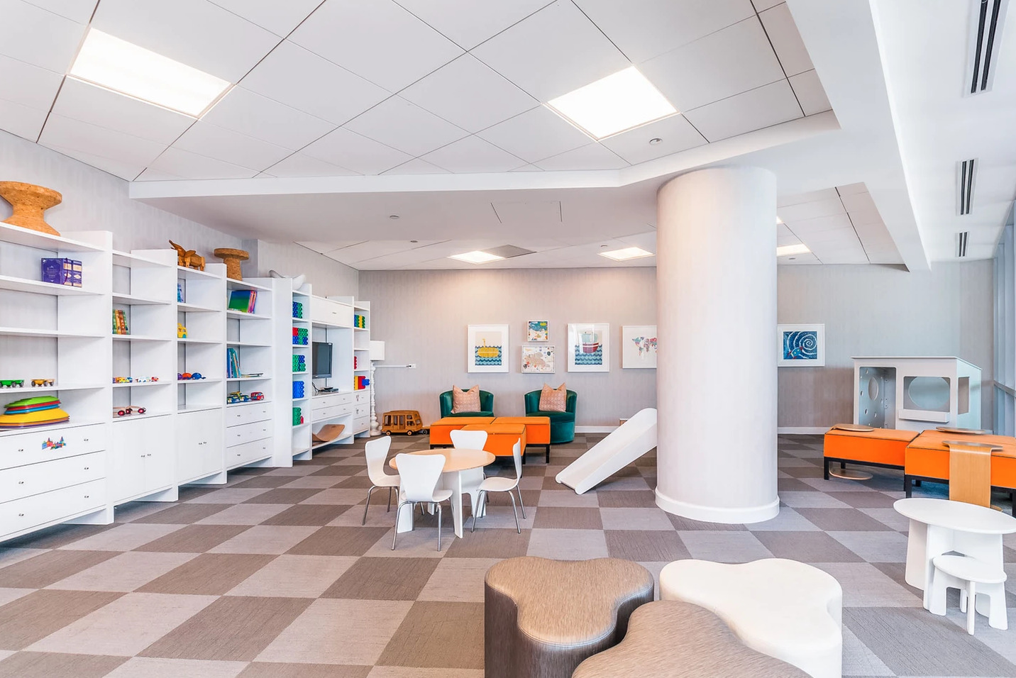 1201 S Prairie Avenue Unit: 1706