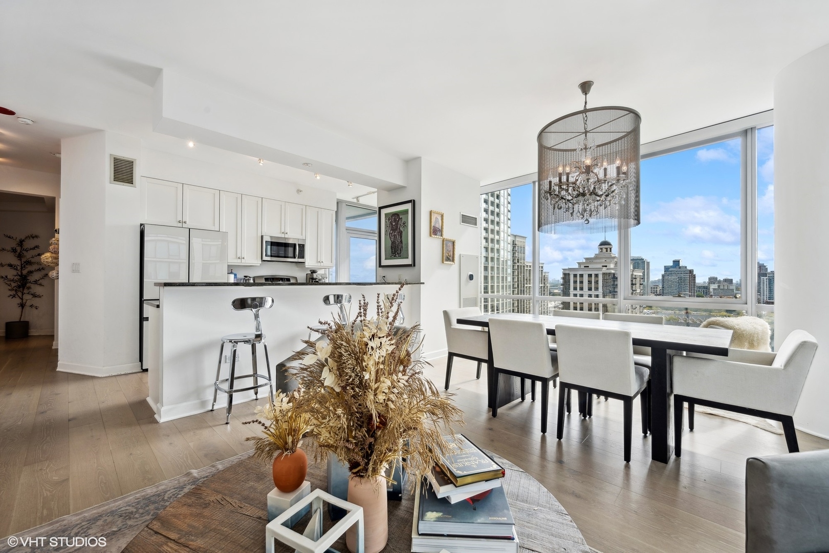 1201 S Prairie Avenue Unit: 1706