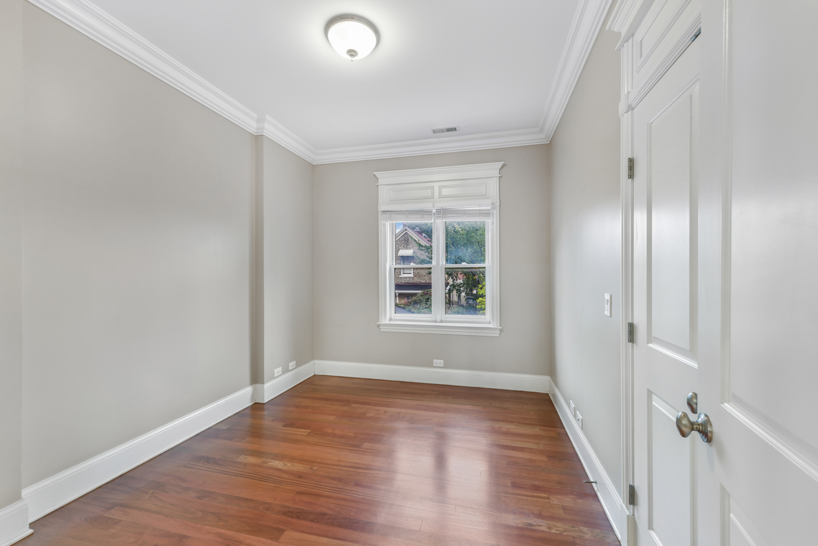 2540 W Diversey Avenue Unit: 202