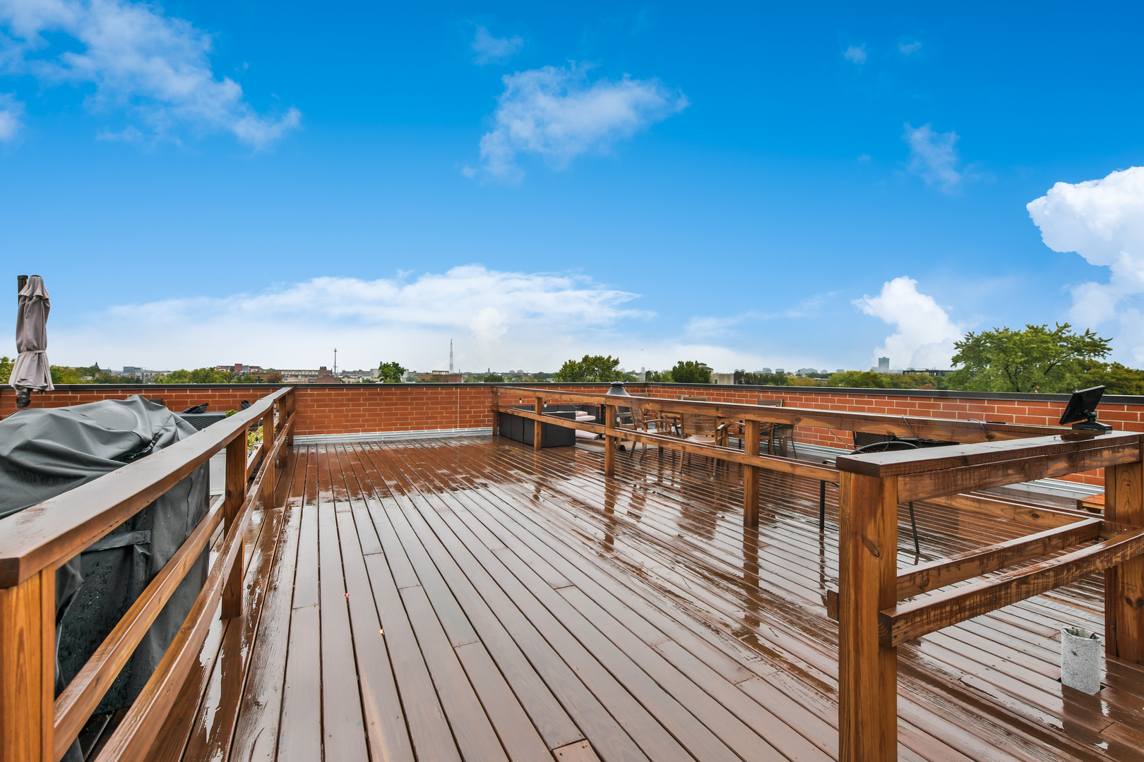 2540 W Diversey Avenue Unit: 202