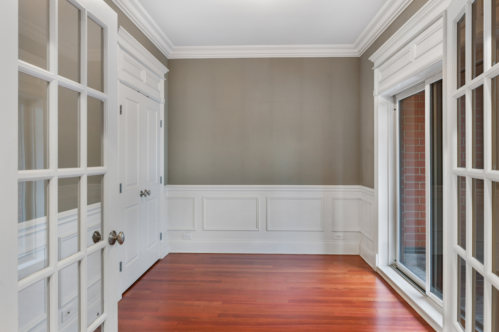 2540 W Diversey Avenue Unit: 202