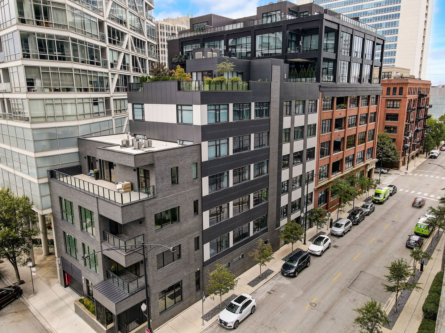 668 N Kingsbury Street Unit: 307