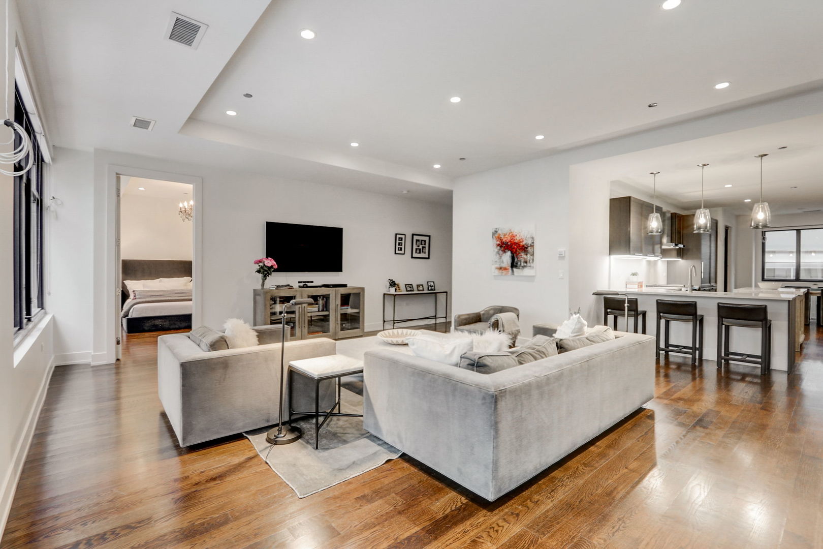 668 N Kingsbury Street Unit: 307