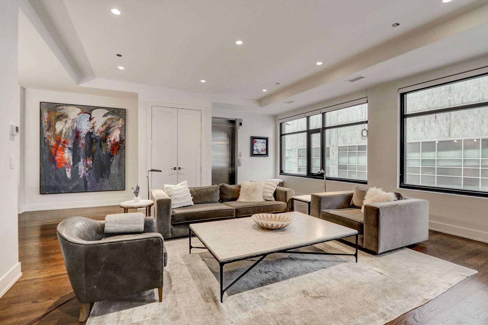 668 N Kingsbury Street Unit: 307