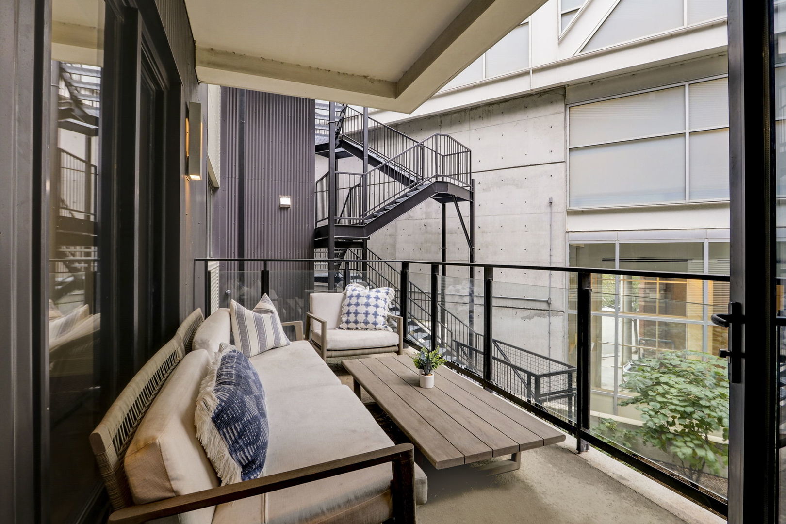 668 N Kingsbury Street Unit: 307