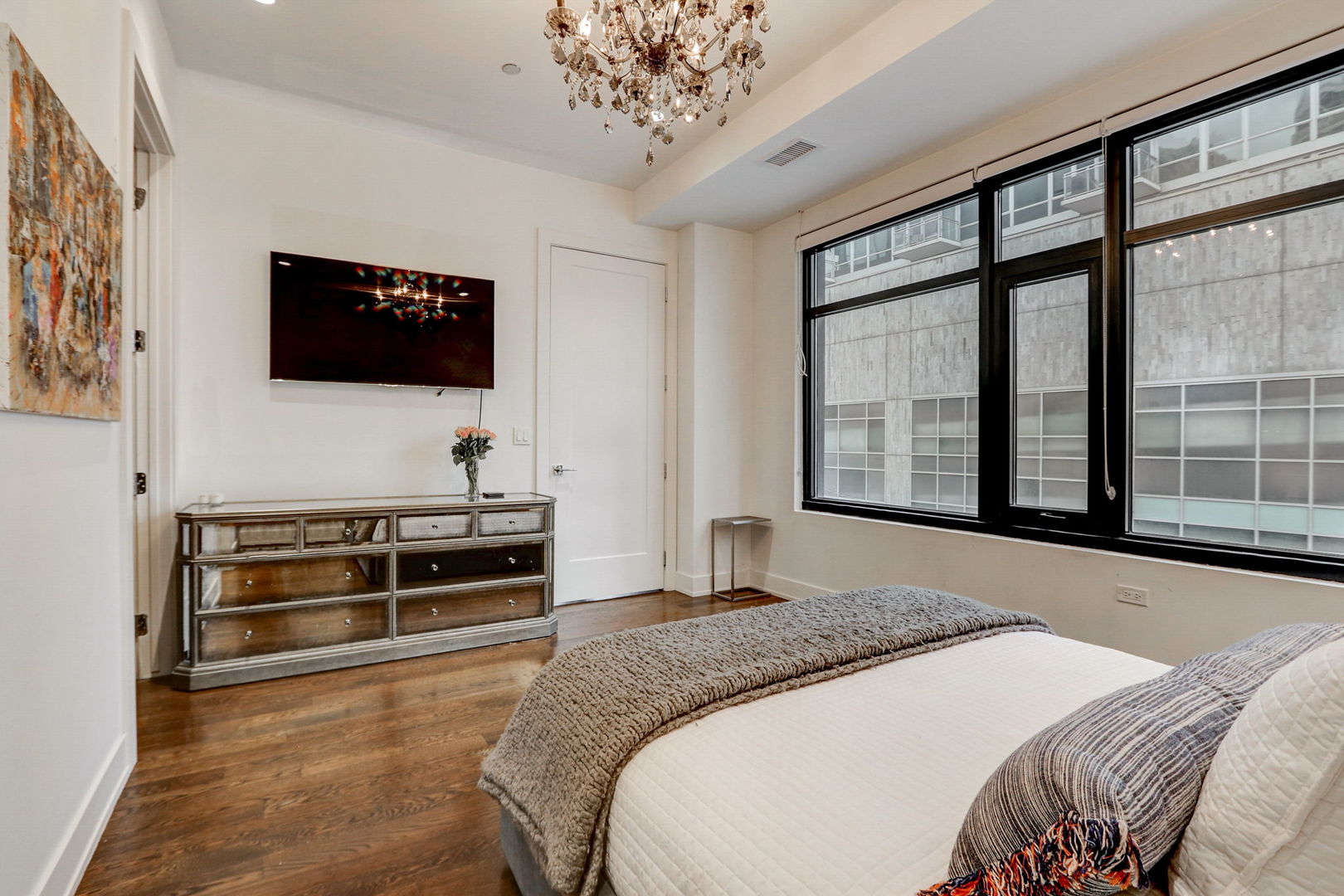 668 N Kingsbury Street Unit: 307