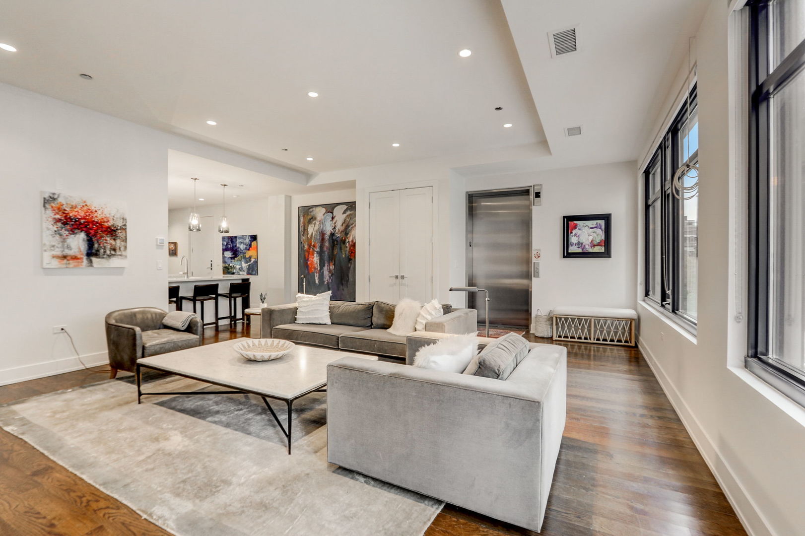 668 N Kingsbury Street Unit: 307