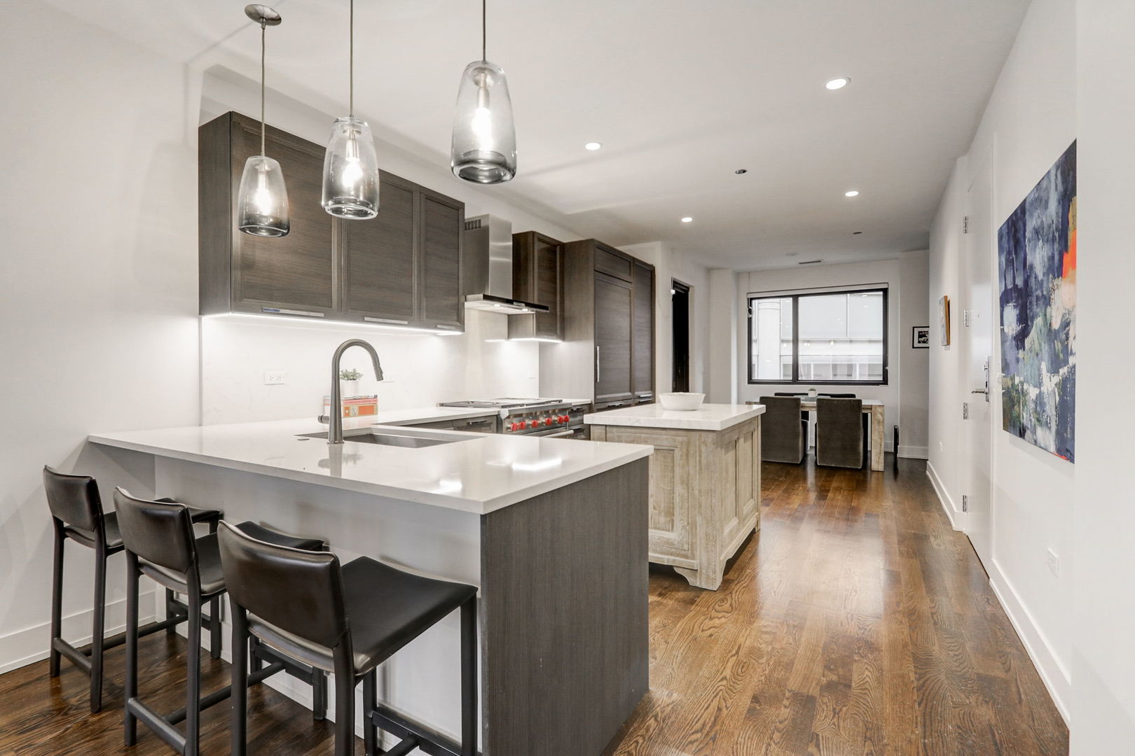 668 N Kingsbury Street Unit: 307