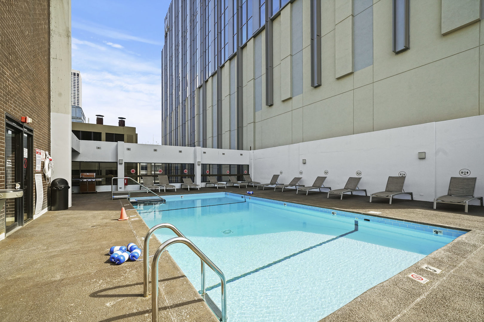 230 E ONTARIO Street Unit: 1304