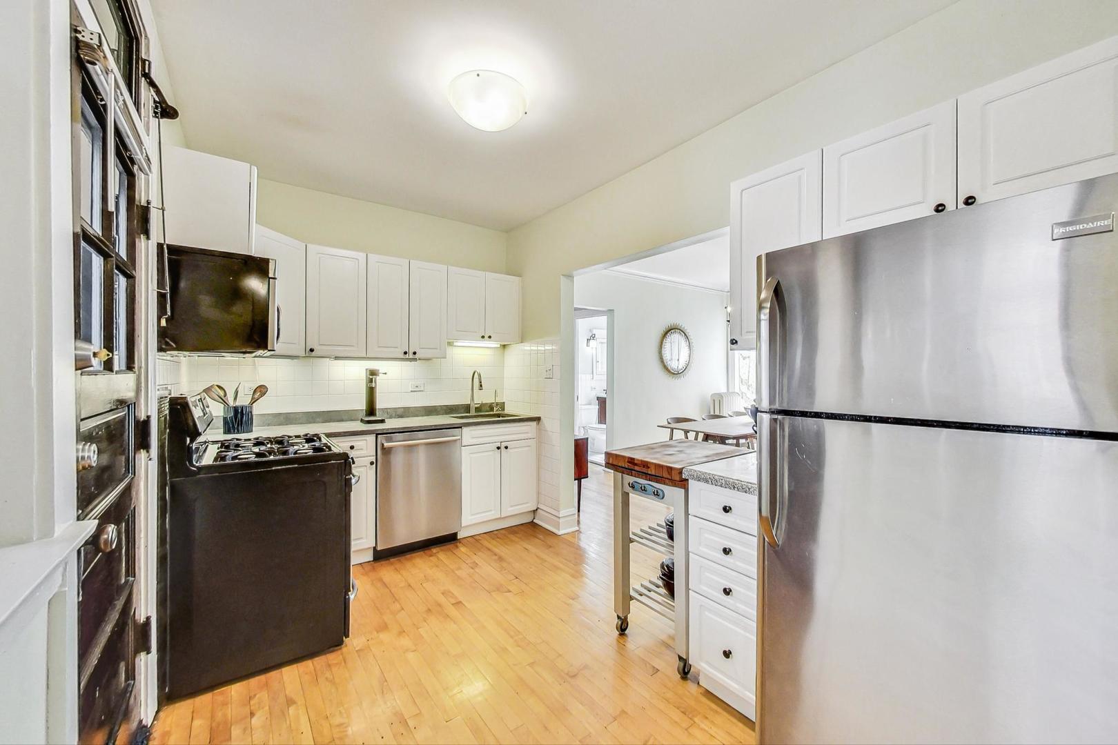 5030 N Leavitt Street Unit: 1