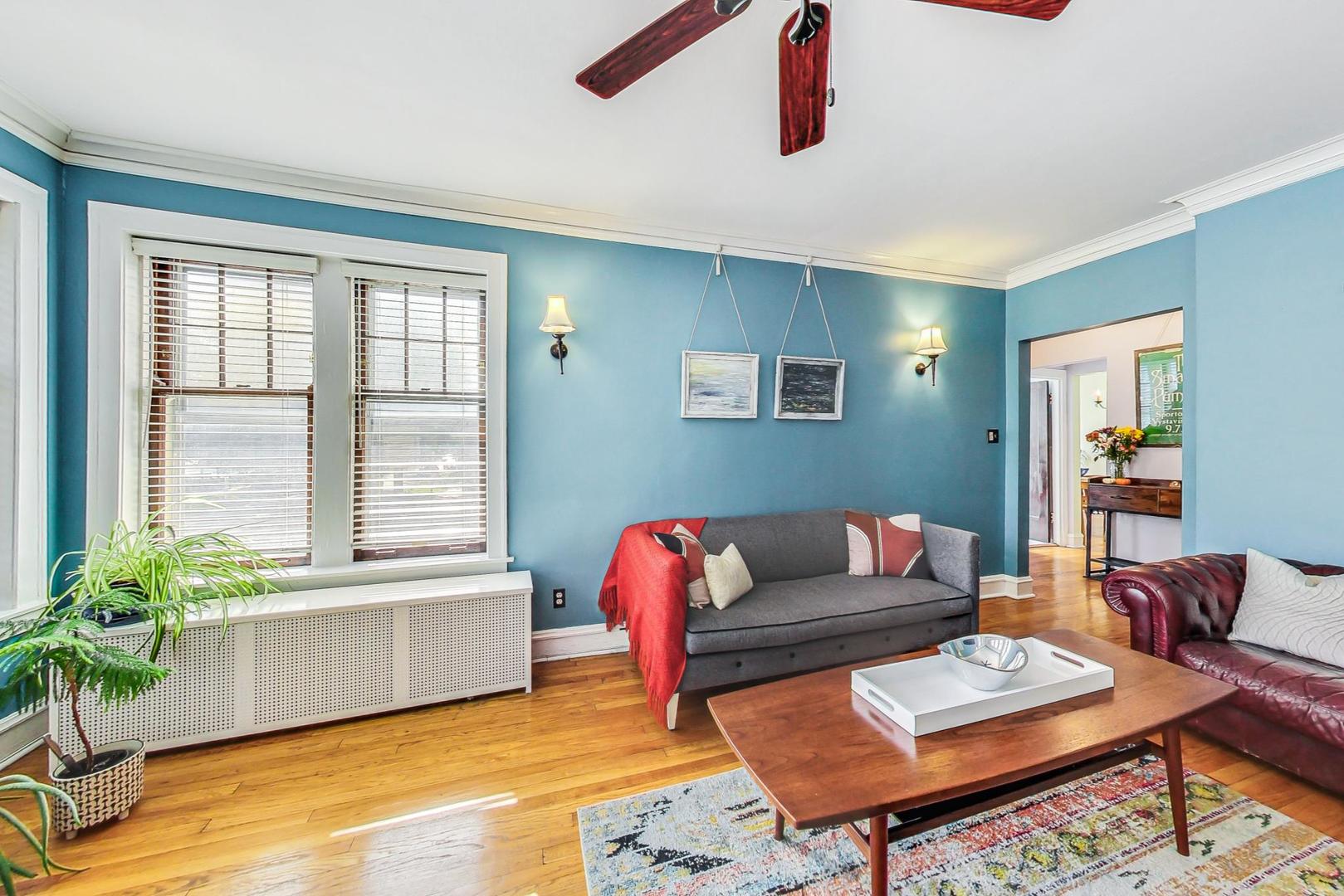 5030 N Leavitt Street Unit: 1