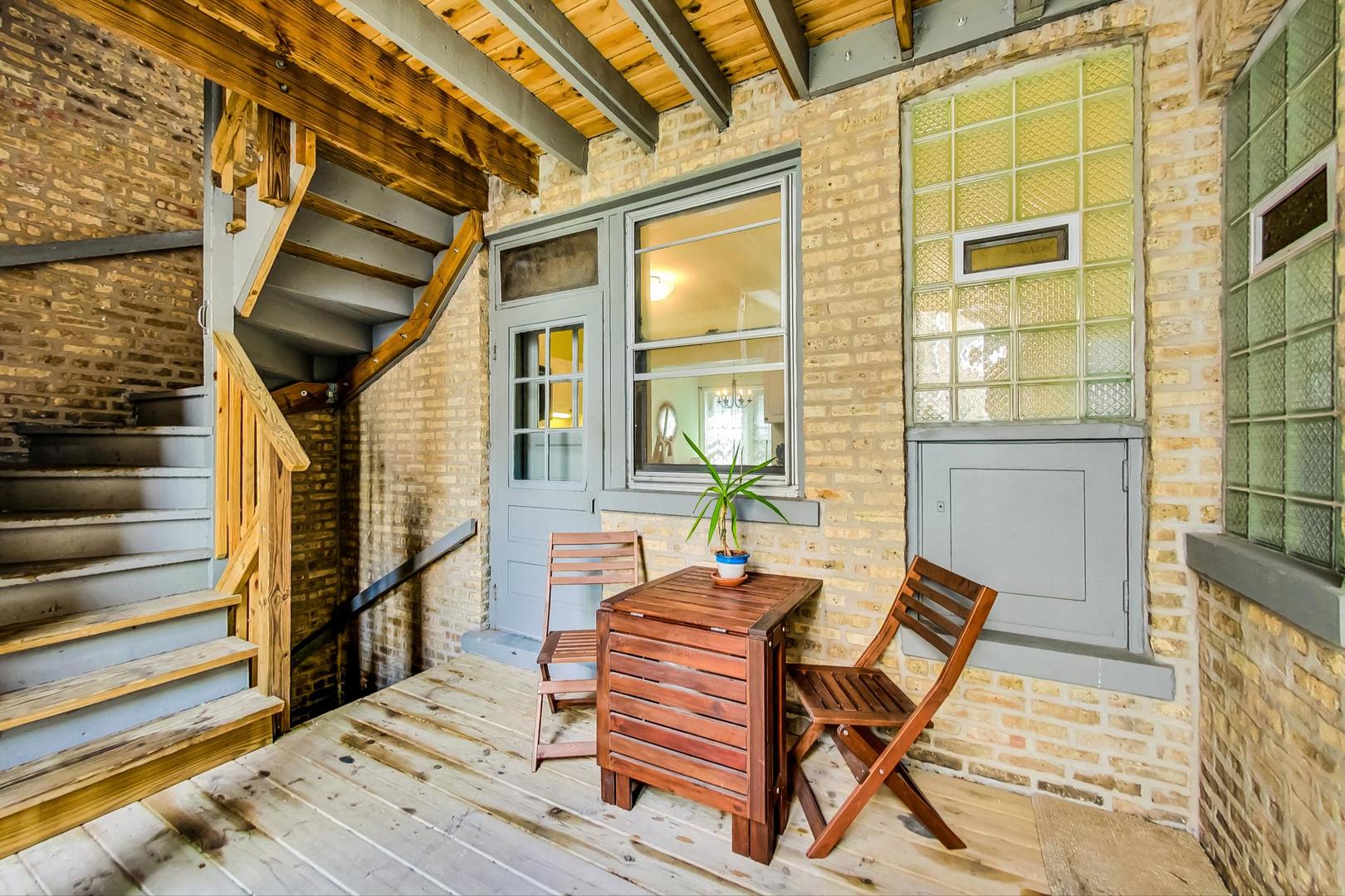 5030 N Leavitt Street Unit: 1
