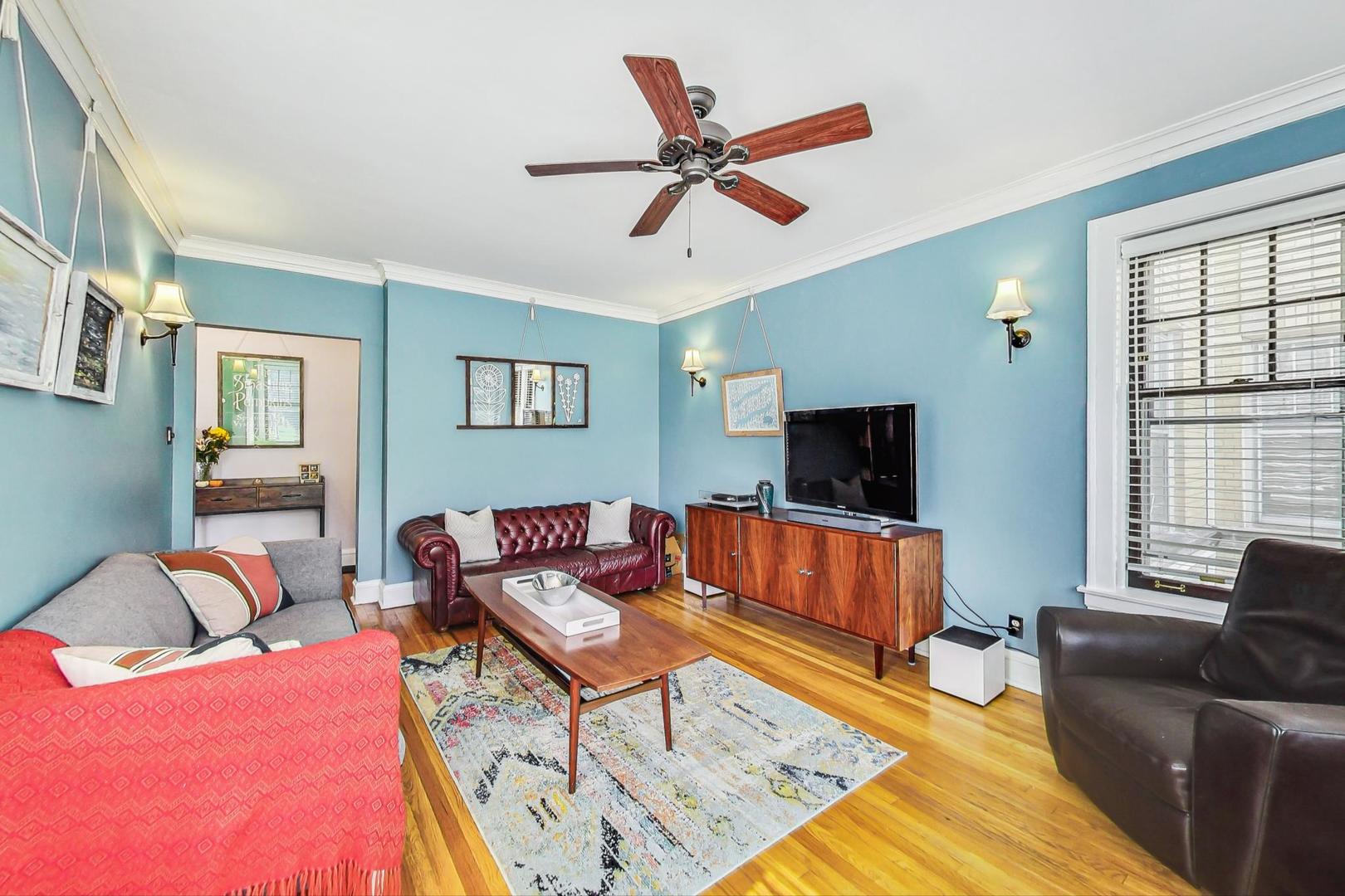 5030 N Leavitt Street Unit: 1