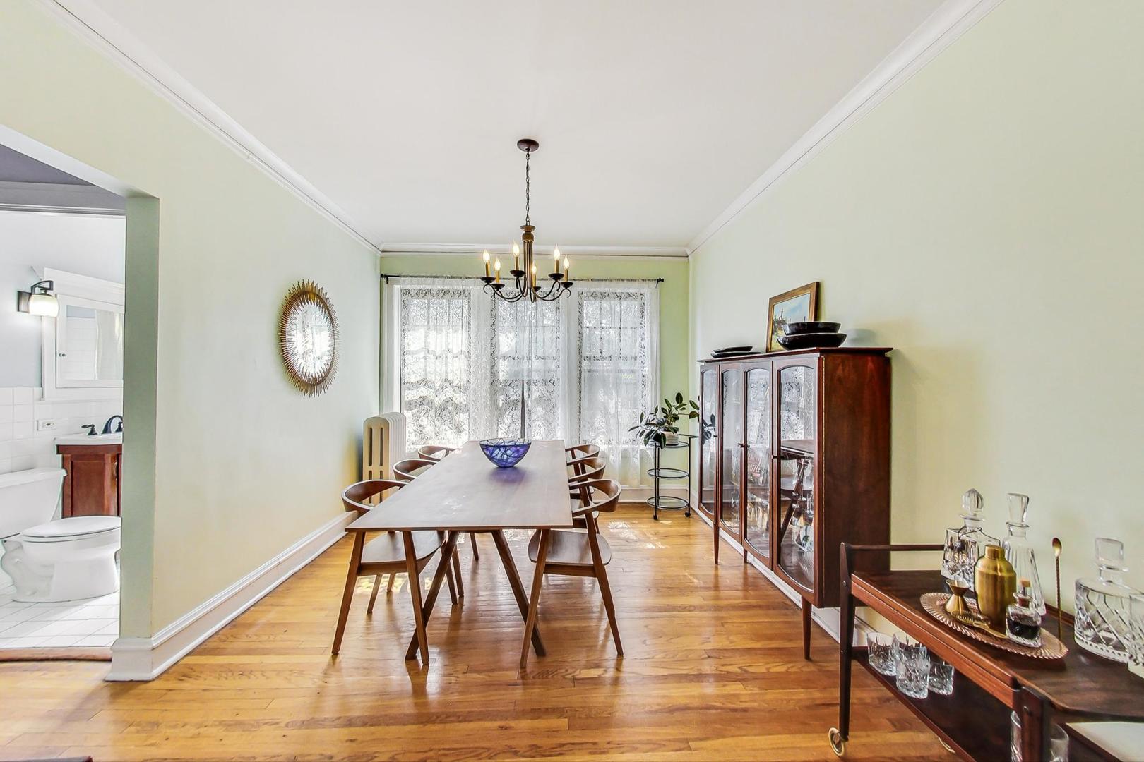 5030 N Leavitt Street Unit: 1