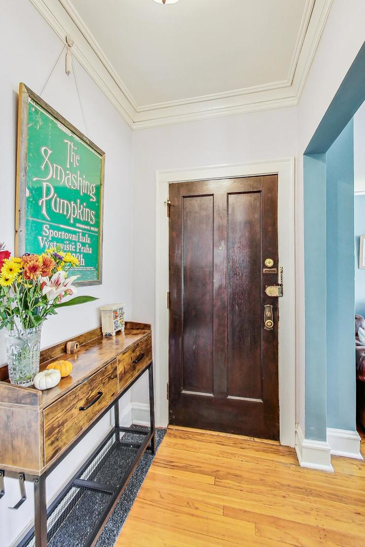 5030 N Leavitt Street Unit: 1