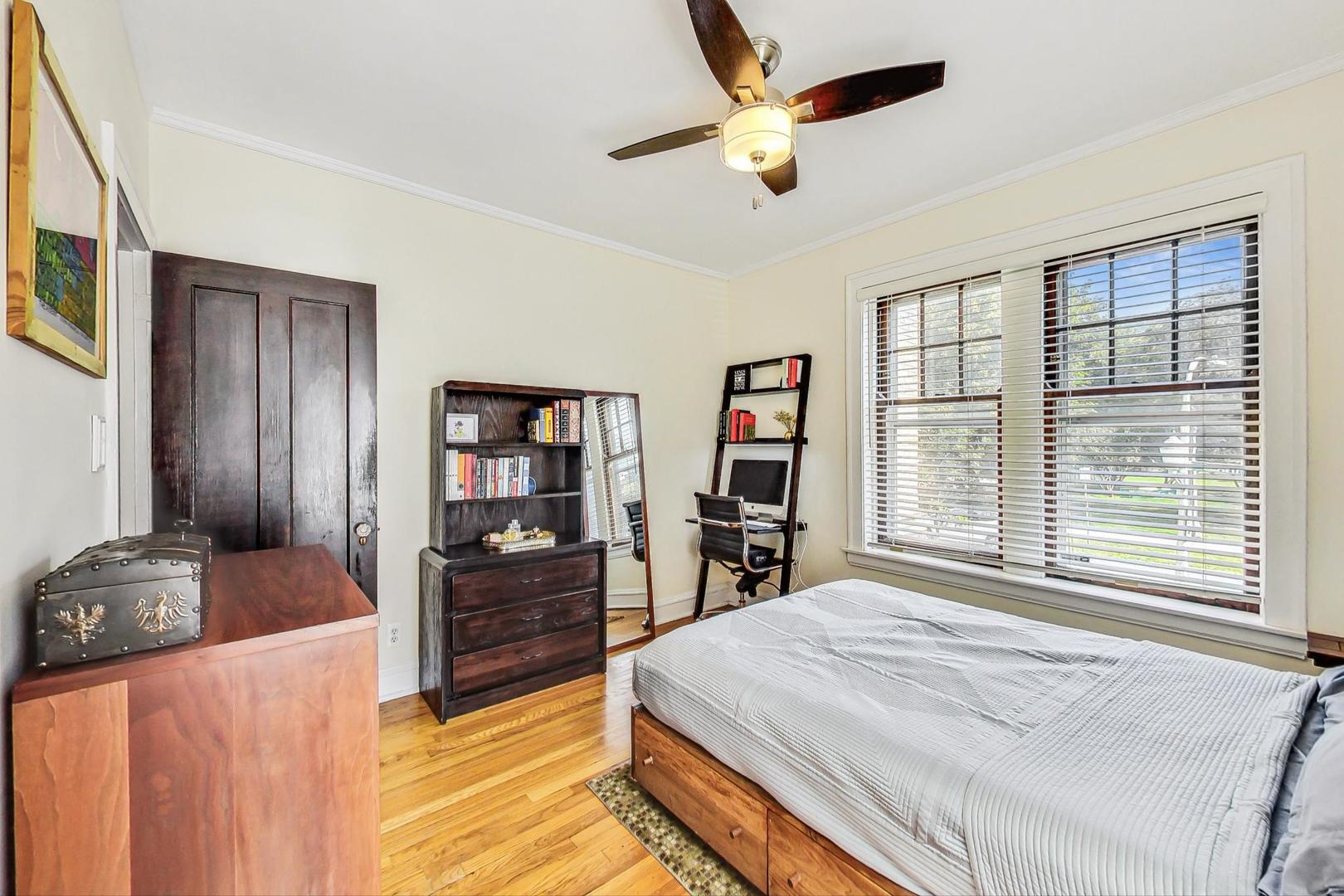 5030 N Leavitt Street Unit: 1