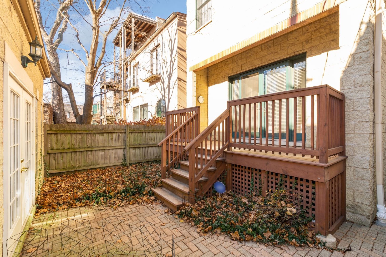 903 W WEBSTER Avenue