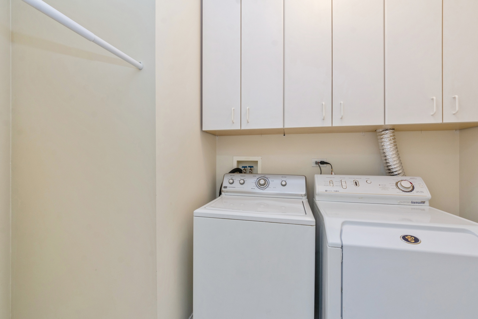 903 W WEBSTER Avenue