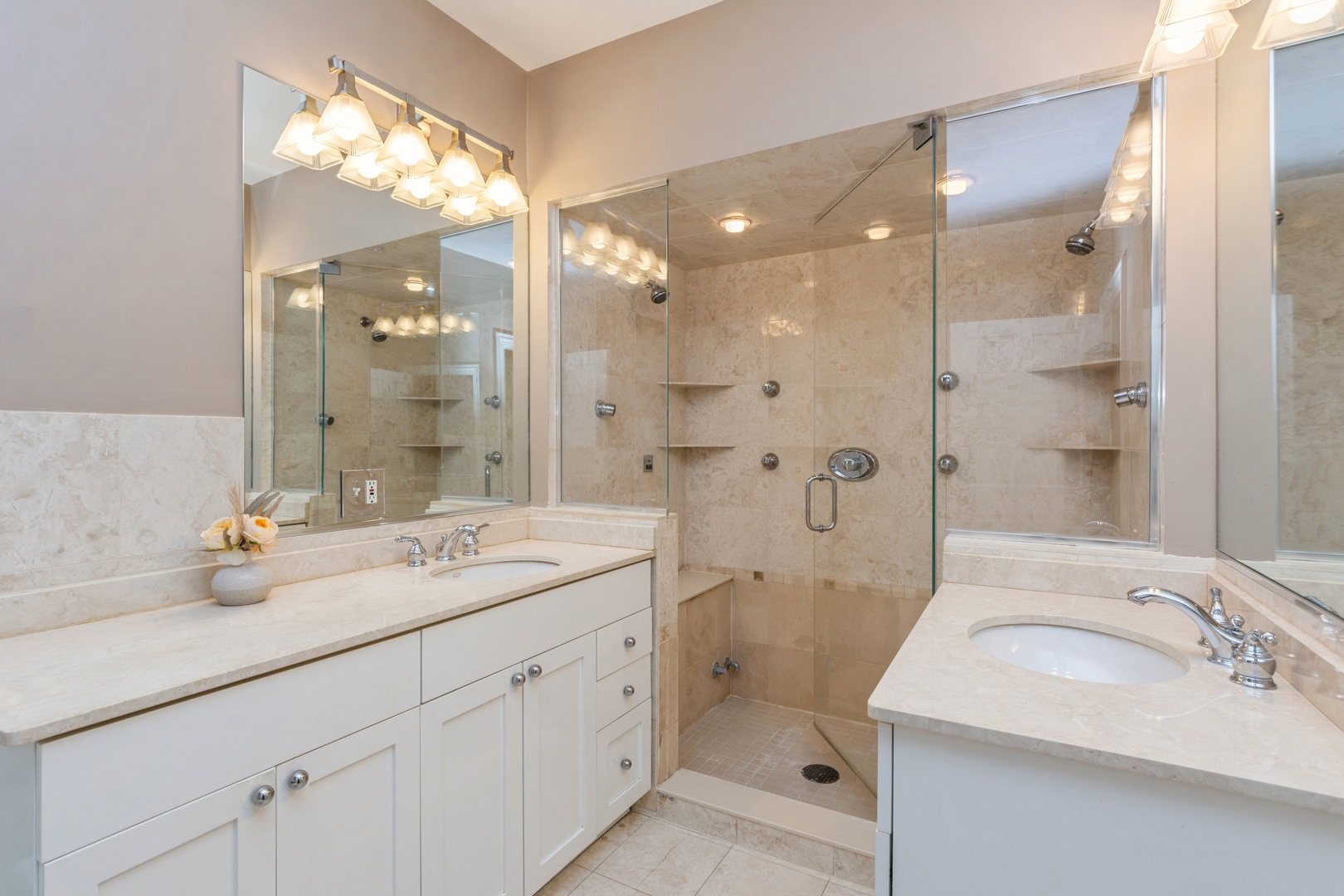 903 W WEBSTER Avenue