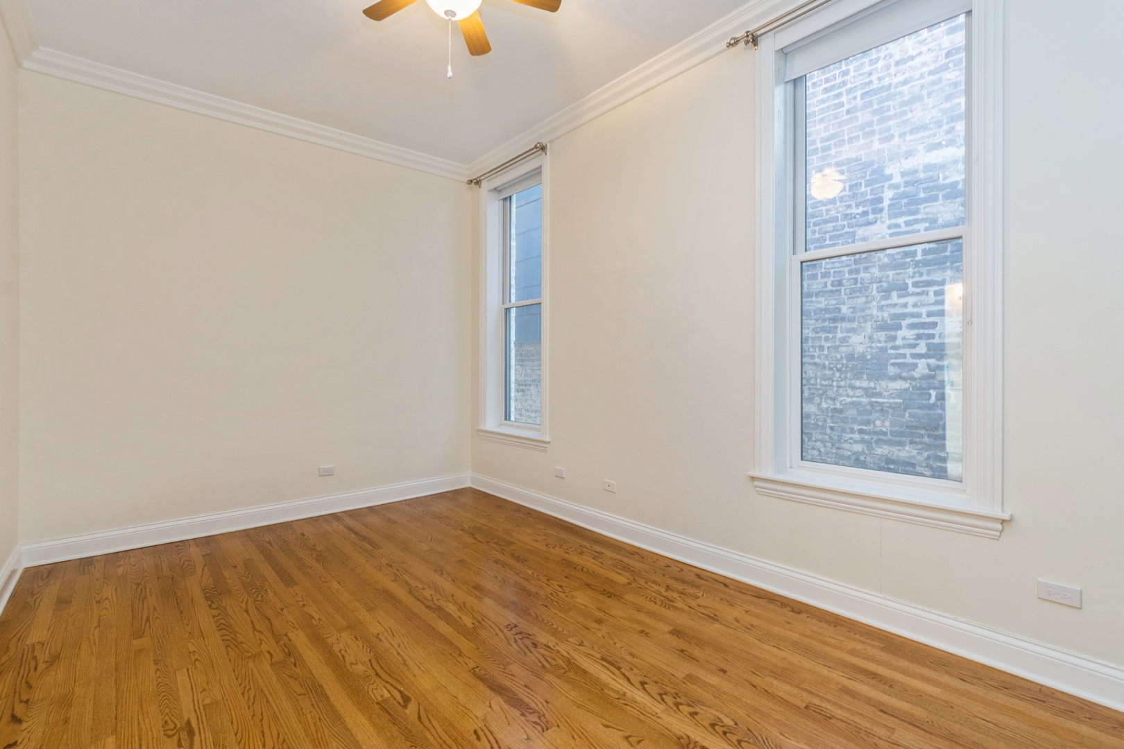 903 W WEBSTER Avenue